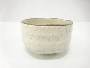 白釉　茶碗